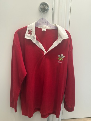 Welsh rugby jersey large - rugby,